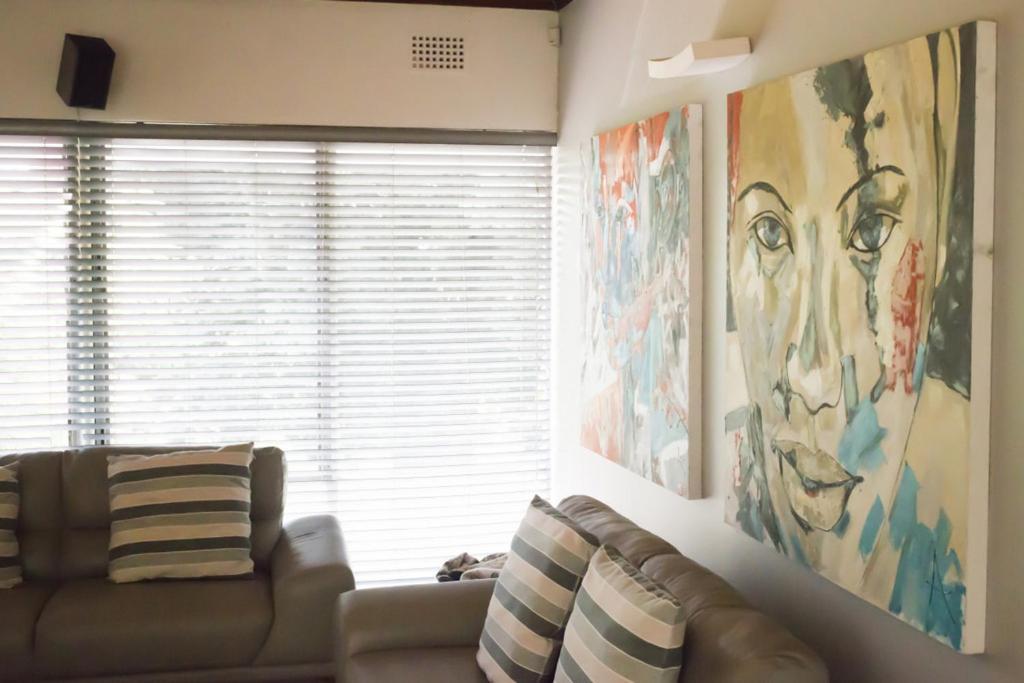 Luxury Upmarket Guesthouse 20 On 4Th ルステンブルク エクステリア 写真