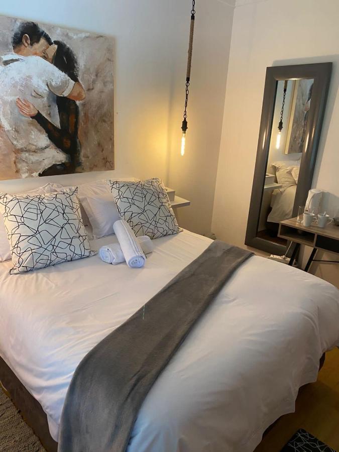 Luxury Upmarket Guesthouse 20 On 4Th ルステンブルク エクステリア 写真