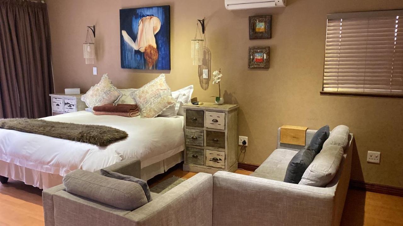 Luxury Upmarket Guesthouse 20 On 4Th ルステンブルク エクステリア 写真