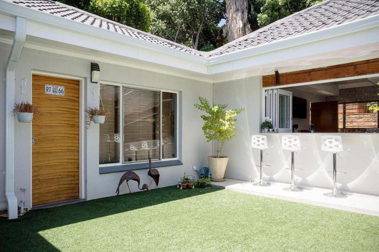 Luxury Upmarket Guesthouse 20 On 4Th ルステンブルク エクステリア 写真