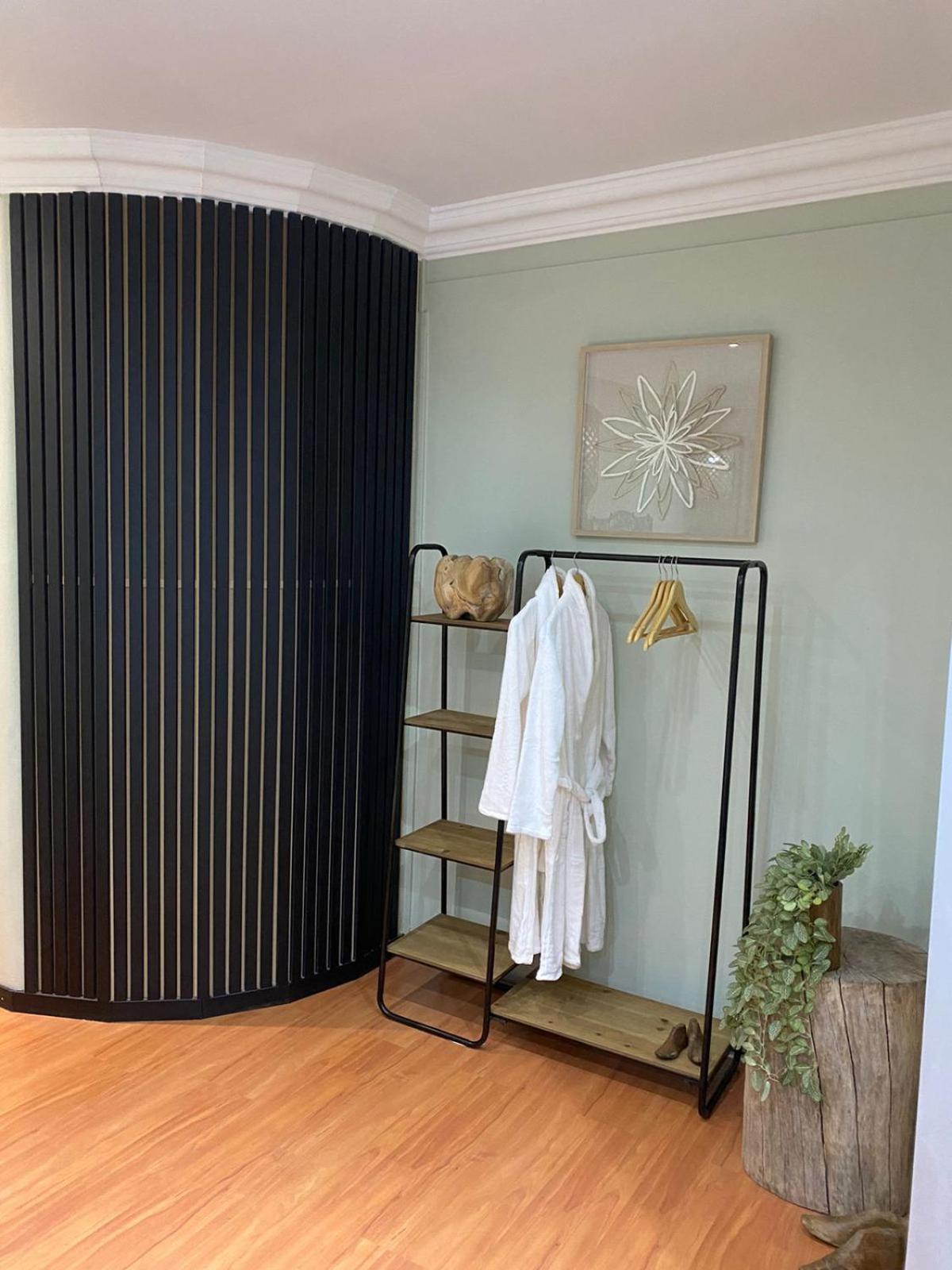 Luxury Upmarket Guesthouse 20 On 4Th ルステンブルク エクステリア 写真
