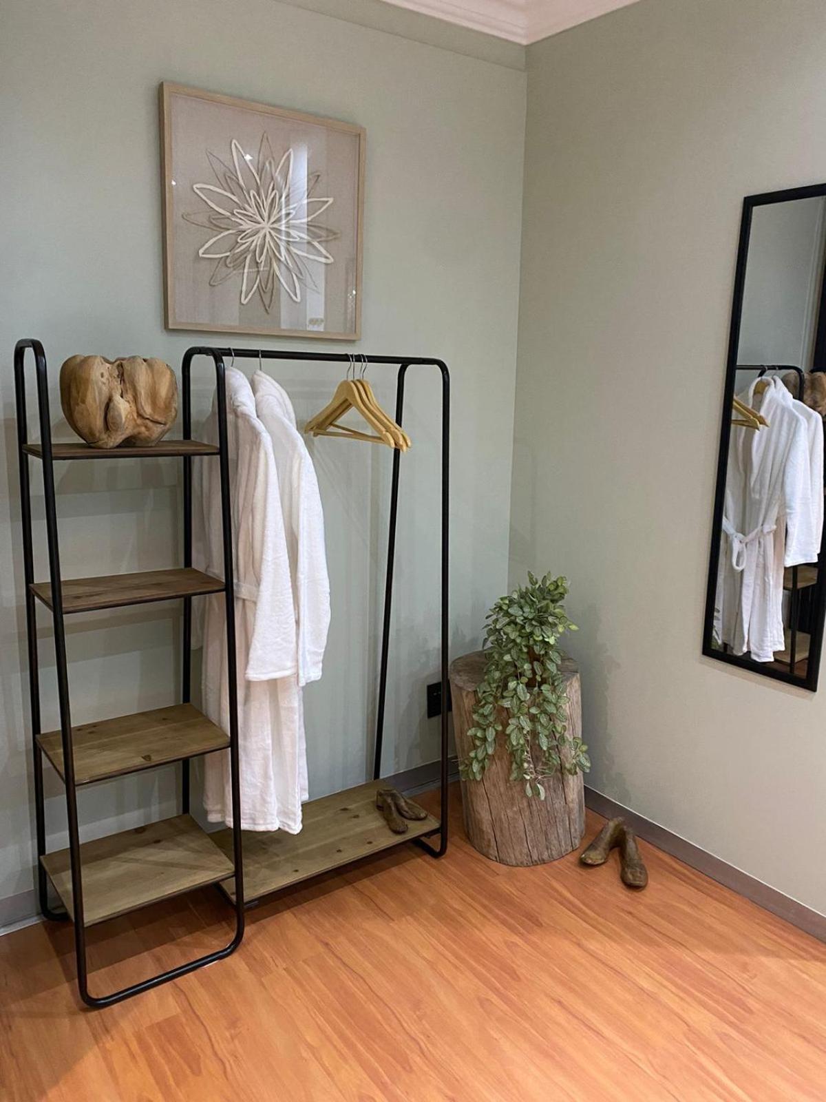 Luxury Upmarket Guesthouse 20 On 4Th ルステンブルク エクステリア 写真