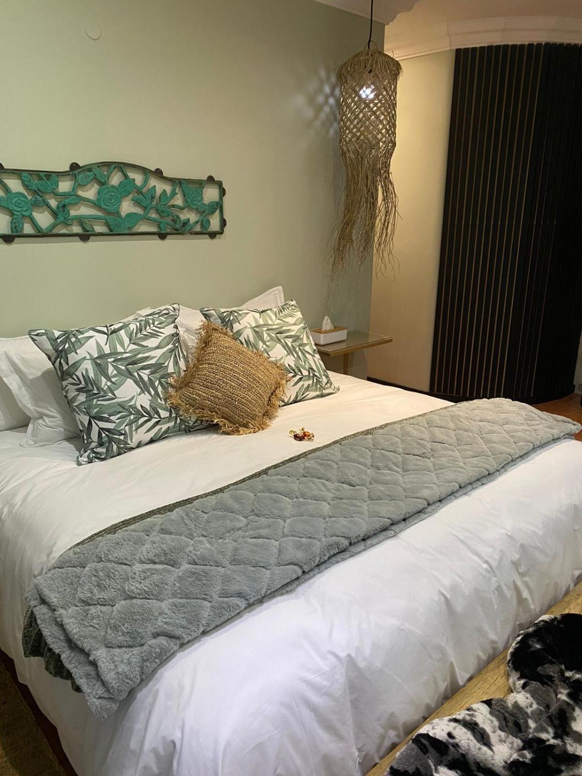 Luxury Upmarket Guesthouse 20 On 4Th ルステンブルク エクステリア 写真