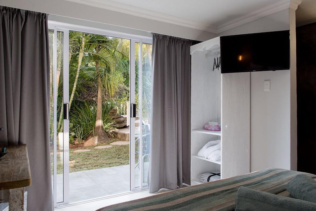 Luxury Upmarket Guesthouse 20 On 4Th ルステンブルク エクステリア 写真